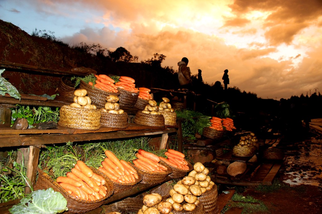 Etalage de marchande de légume à Madagascar