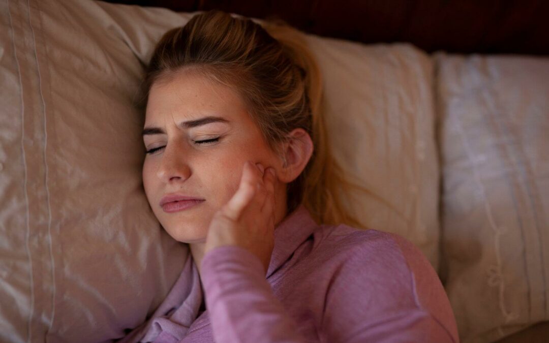 Douleur à la mâchoire et stress : comment la soulager ?