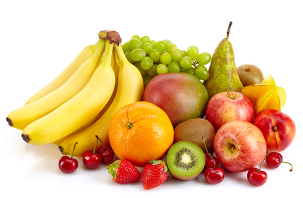 Fruits mélangés : banane, raisin, poire, mangue