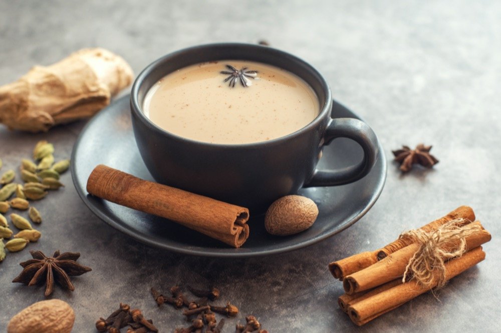 Tasse de thé chaï latte masala