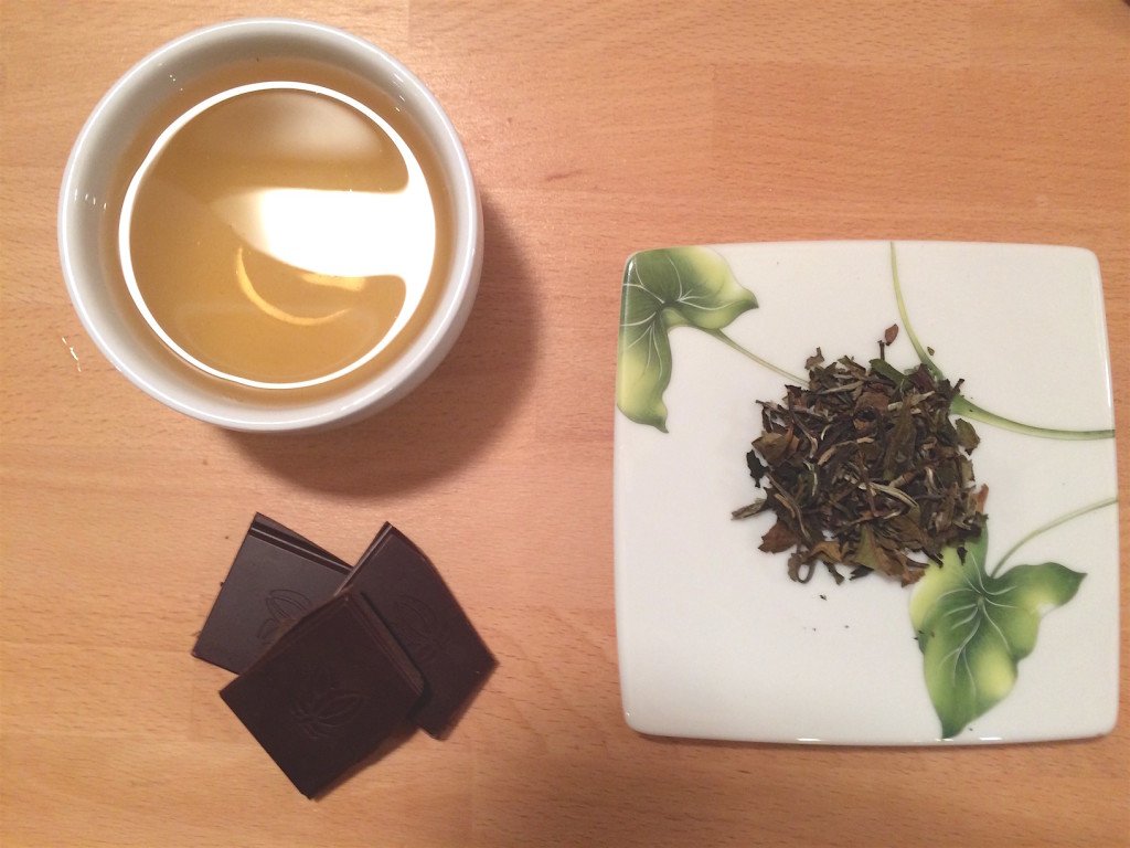 Thé blanc Bai Mu Dan et chocolat noir : une association de rêve