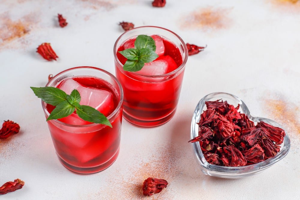 infusion glacée d'hibiscus bissap