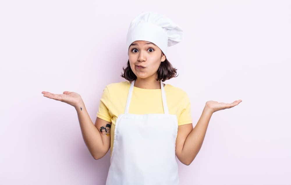 chef cuisinière se demande comment convertir des grammes en cl