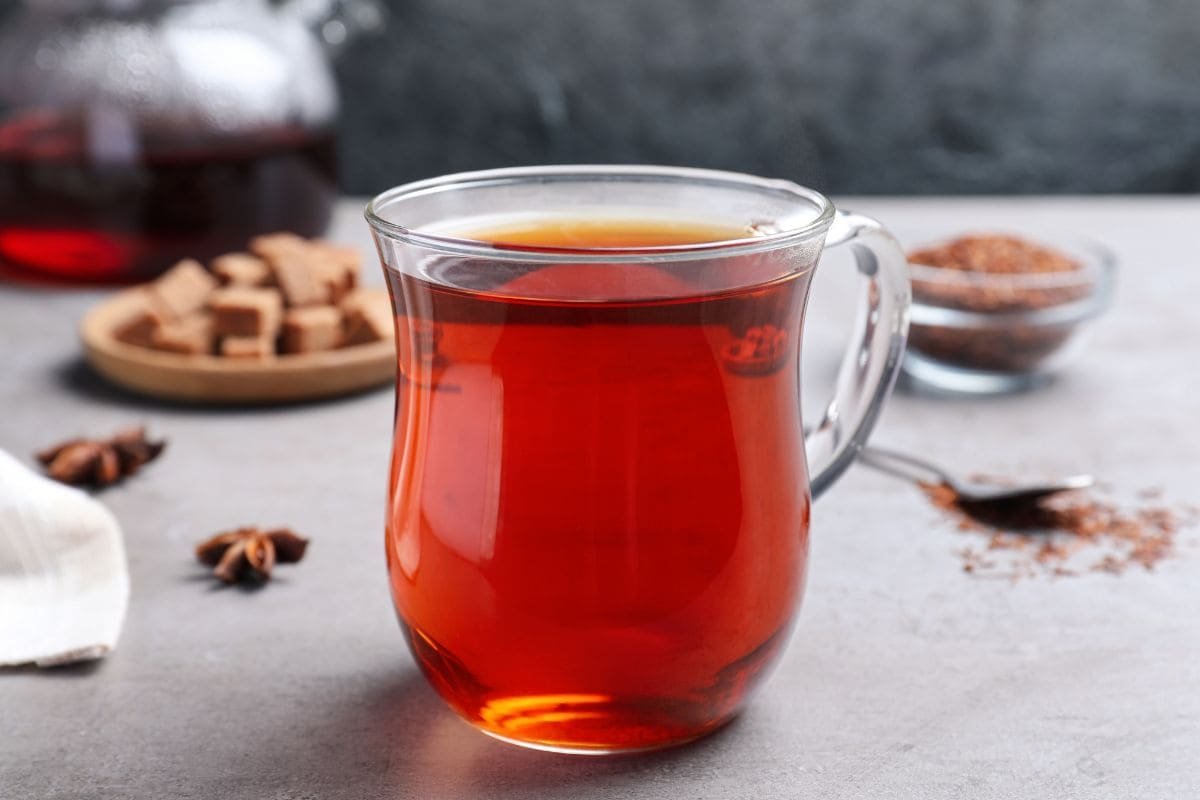 tasse de rooibos rouge