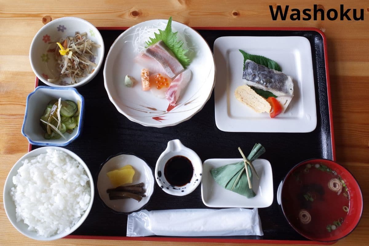 Washoku traditionnel Washoku traditionnel avec assortiment de plats